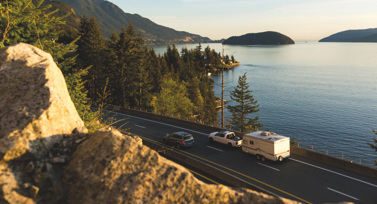 RV motorhome towing trailer combination on open road — TPMS for RV and trailer wholesale guide